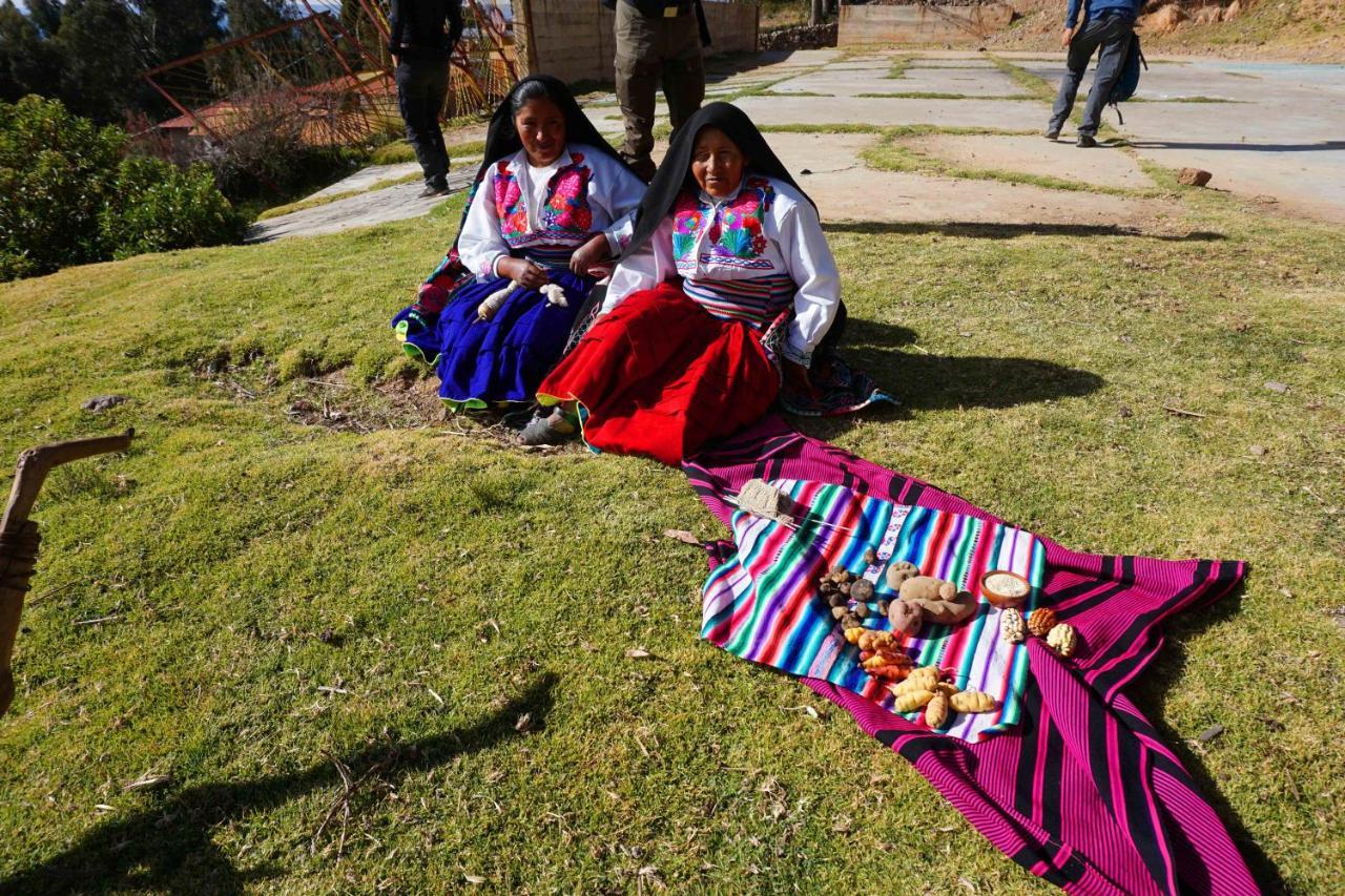 Tikawasi Homestay Comunidad Pueblo Isla Amantani Jose Luis Ocosuyo Exterior foto
